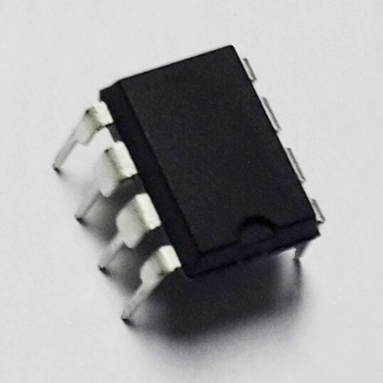 Brand new genuine original IC ADM695AR